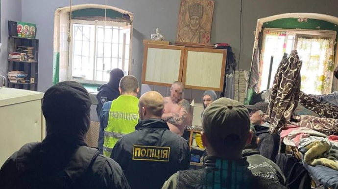 У Києві в'язні продавали неіснуючі генератори, видаючи себе за вояк у гарячих точках 