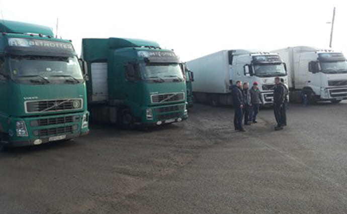 Мининфраструктуры: Протесты активистов не мешают движению грузовиков