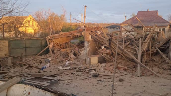 Russians destroy house in Kharkiv Oblast, 2 bodies pulled from under the rubble – photo