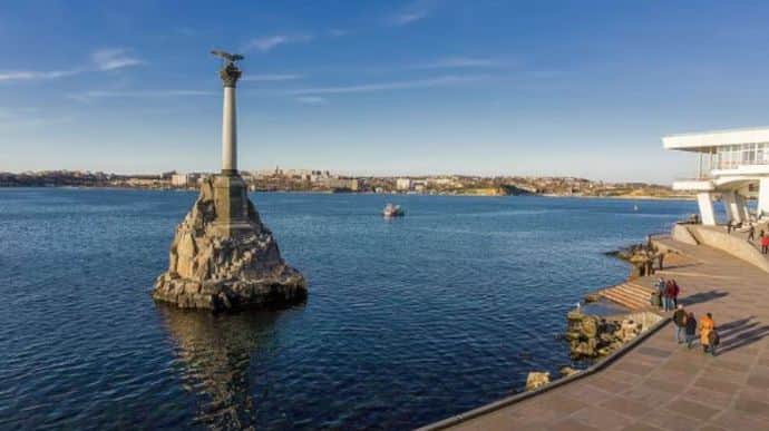 Explosion rocks Sevastopol, occupiers claim they shot down Neptune missile over sea
