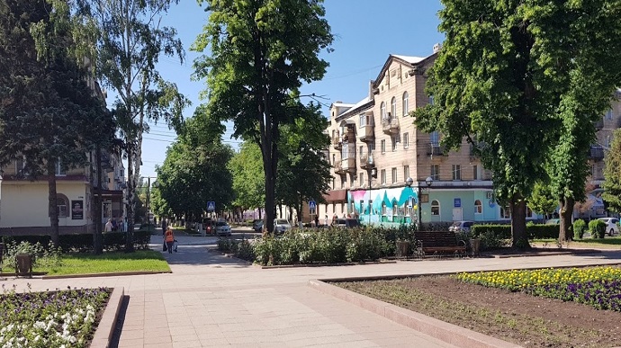 Росіяни вдарили ракетами по Покровську, поранена жителька міста