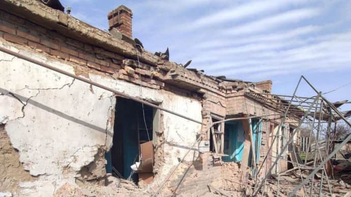 Russian forces attack Nikopol district 10 times, damaging school and residential buildings