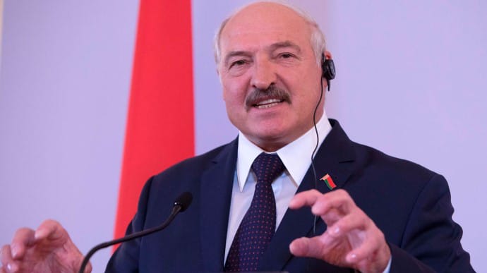 Режим Лукашенка всього за день ліквідував більше 40 громадських організацій
