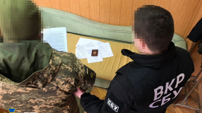 СБУ викрила військового, якого підозрюють у шпигуванні на користь Росії