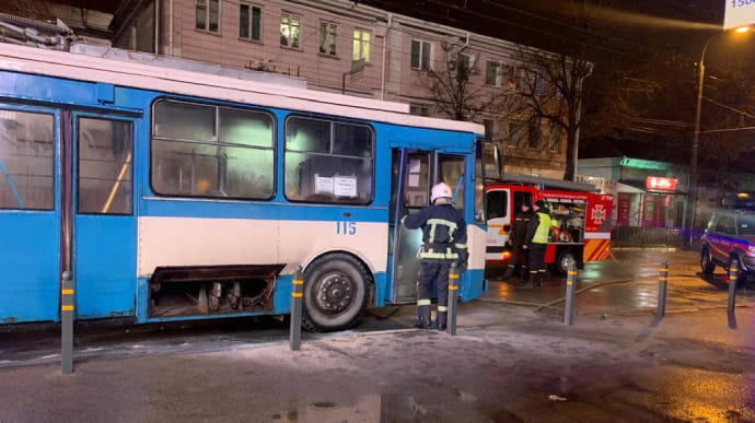 В Ровно загорелся троллейбус: пострадавших нет