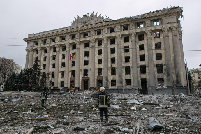 Харків, Площа Свободи, будівля облдержадміністрації після обстрілів