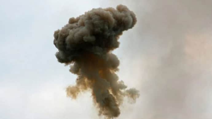 Ворог вдарив ракетою по цивільній інфраструктурі в Сумах 