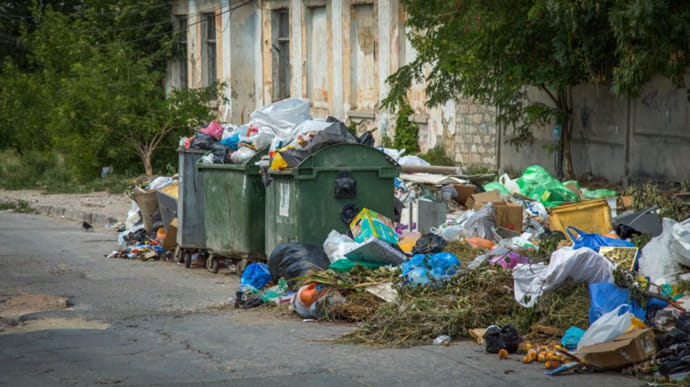 Окупанти заявили про катастрофічну ситуацію зі сміттям в Криму