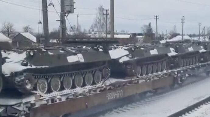 Путин обещает забрать войска из Беларуси после учений