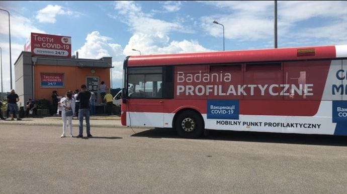 На границе с Польшей начали вакцинировать украинских трудовых мигрантов и студентов
