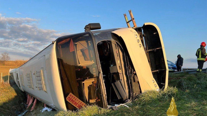 В Италии перевернулся автобус с украинцами: 1 погибший, несколько пострадавших