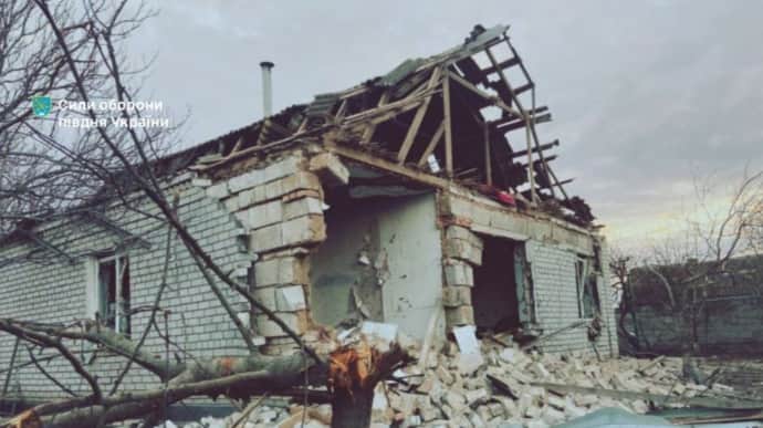 Russians attack Lymany in Mykolaiv Oblast, damaging buildings and injuring man