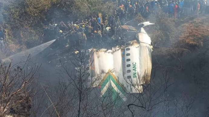 У Непалі розбився пасажирський літак із 72 людьми, вже відомо про 40 загиблих