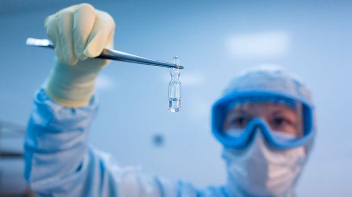 Росіяни зареєстрували ще одну свою вакцину від коронавірусу