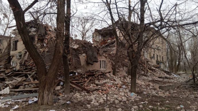 Russians strike Avdiivka, damage administrative building 