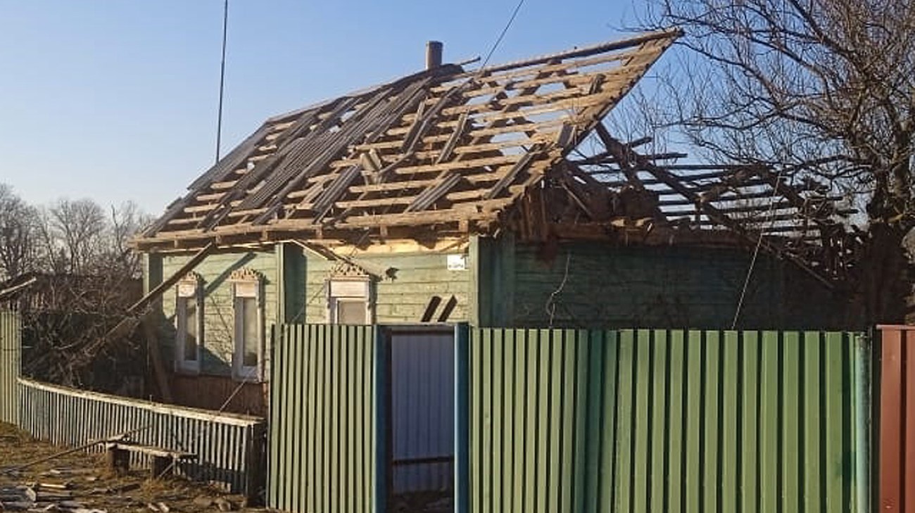 Russia hits Chernihiv Oblast with mines, killing civilian – photo