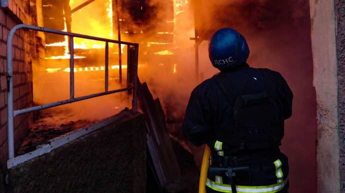Russians attack Poltava Oblast overnight: fire breaks out at industrial facility