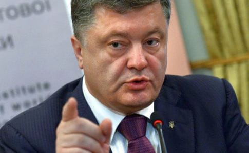 Порошенко поручил бороться с вмешательством России в украинские выборы