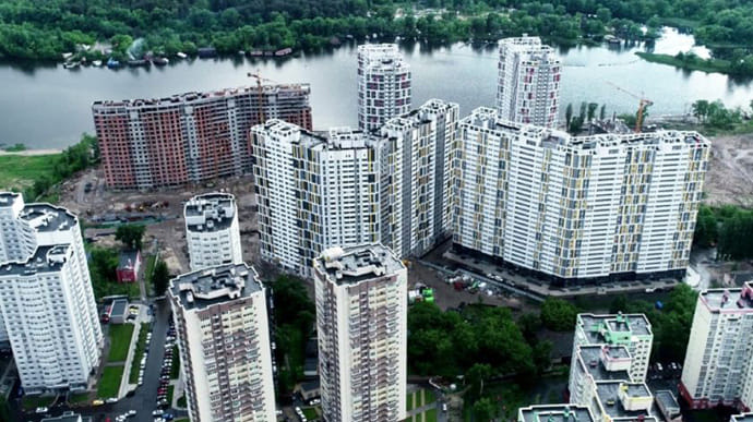 Берег Дніпра у Києві забудовують висотками через незаконне рішення міськради 