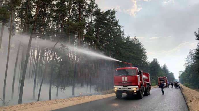 Вследствие обстрела боевиков загорелся лес на Луганщине