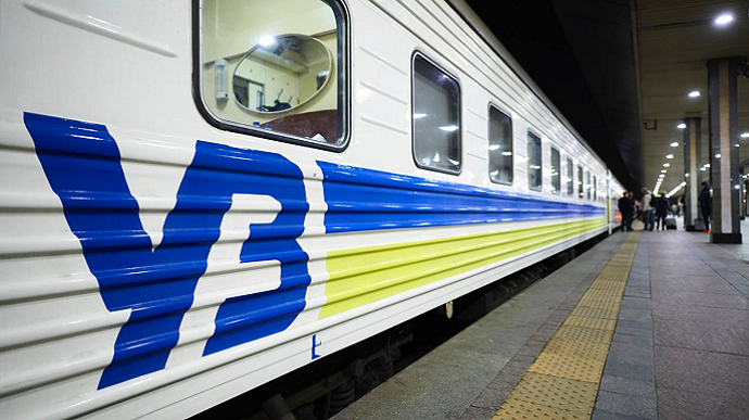 Пасажири херсонського поїзда безпечно дісталися Миколаєва автобусами