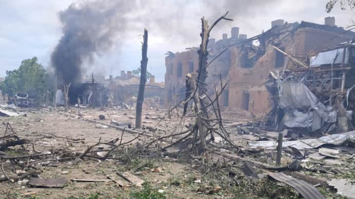 Росіяни обстріляли прифронтовий Лиман: поранення отримали 8 мирних мешканців
