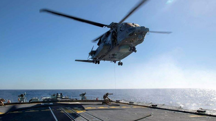 В Іонічному морі припинили пошуки членів екіпажу гелікоптера НАТО