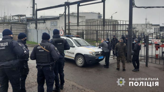 В Николаеве неизвестные захватили предприятие на территории нефтебазы – полиция