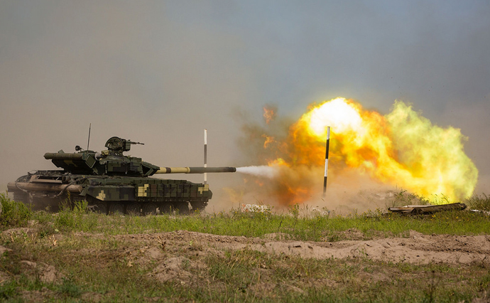 Украинская армия получит 62 новых танка – Порошенко