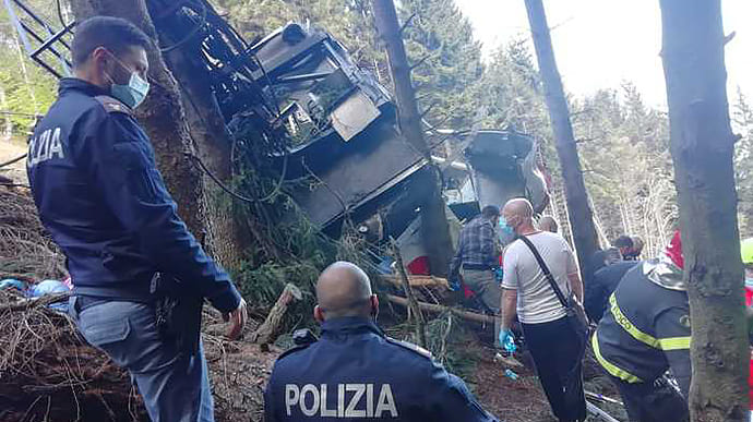 В Италии оборвалась кабина на канатной дороге, есть погибшие