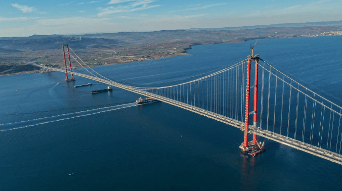 Турция открыла мост из Европы в Азию: проехать можно за 6 минут