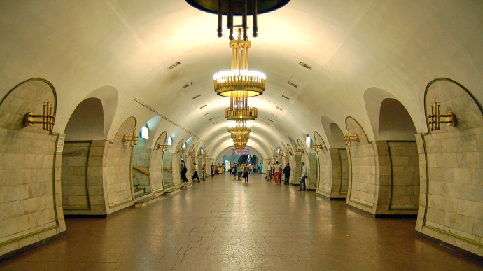 Станции киевского метро Дружбы народов и Площадь Льва Толстого получат новые названия