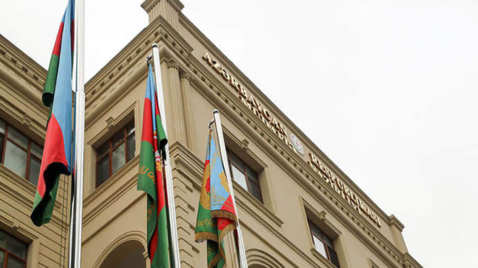 Азербайджан говорит, что прекращает антитеррористические мероприятия в Карабахе