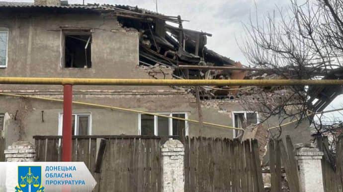 Russian forces kill 2 civilians in Toretsk: woman walking and man on his bike