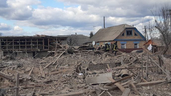 На Київщині снаряд РФ влучив у будинок: 3 загиблих