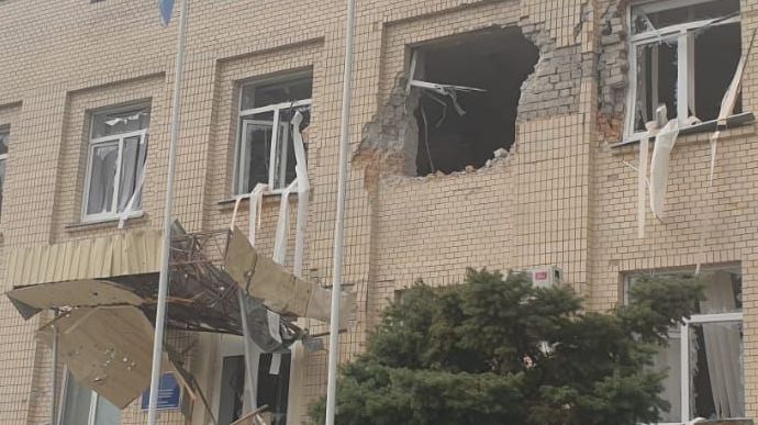Russians attack Beryslav in Kherson Oblast, hit house, museum and local newspaper office