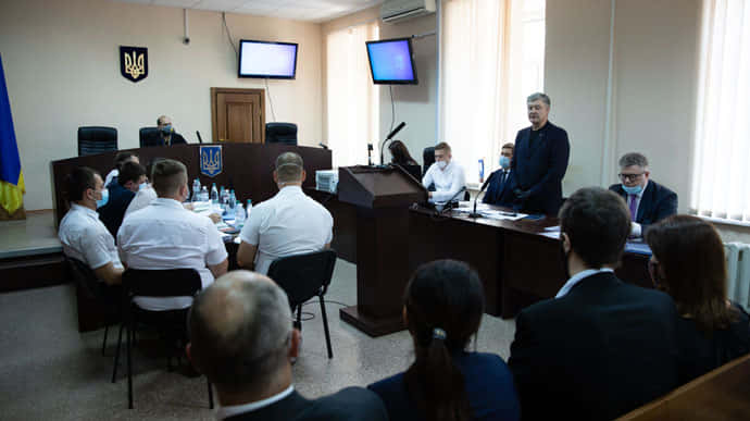 На суді над Порошенком посварилися нардепи і прокурори