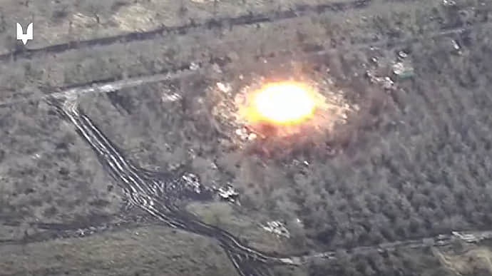 Special Operation Forces destroy two Russian Nona-S with HIMARS fire – video