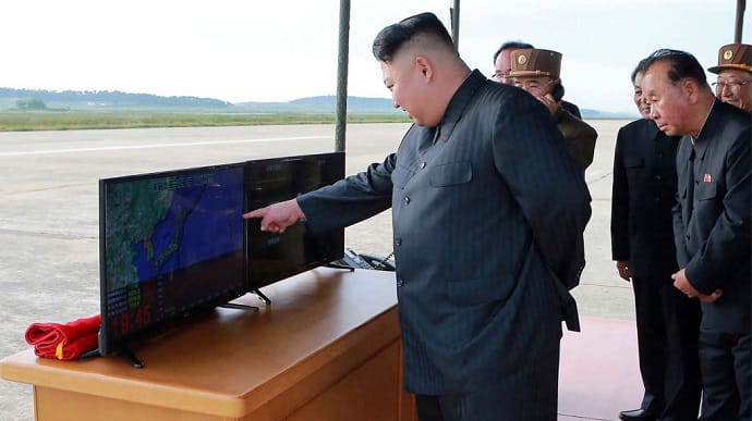 Північна Корея запустила в море балістичну ракету