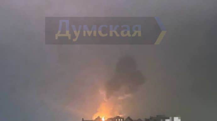 В Одесі під час дронової атаки виникла пожежа у багатоповерхівці