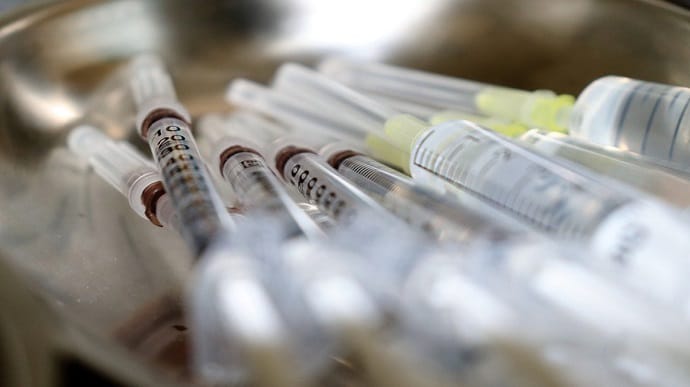 Німецька ковід-вакцина виявилася ефективною на 47%