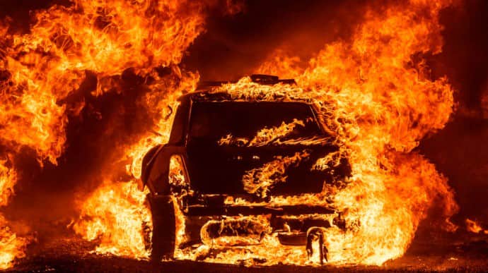 В РФ спалили авто гендиректора підприємства, що будує бойові ракети – ГУР