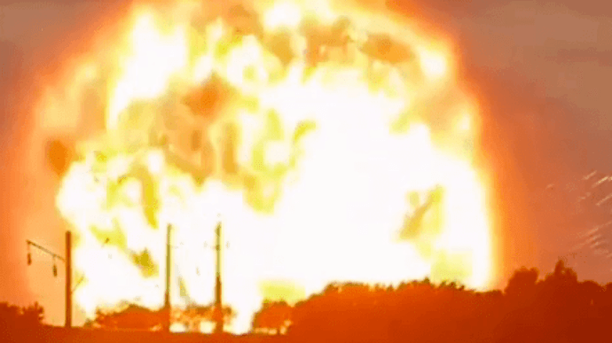 В Казахстане произошел взрыв на складе с боеприпасами — более 60 пострадавших