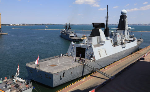 Відразу чотири кораблі НАТО зайшли в порт Одеси