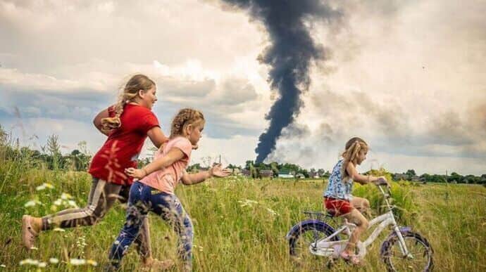 Под темными облаками войны: фотография из Украины получила премию года ЮНИСЕФ 2023