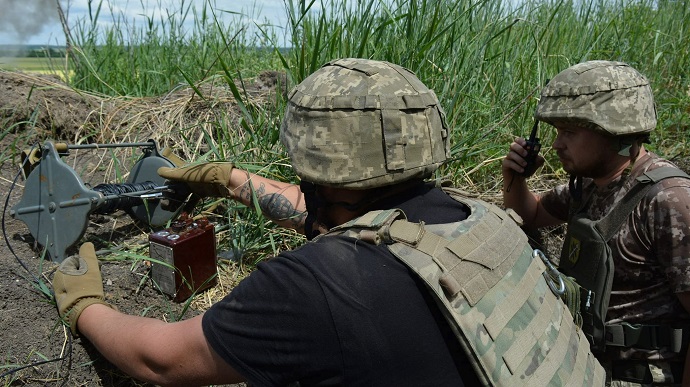 Ukrainian Armed Forces destroy 4 Russian ammunition depots in southern Ukraine, killing 58 Russian soldiers