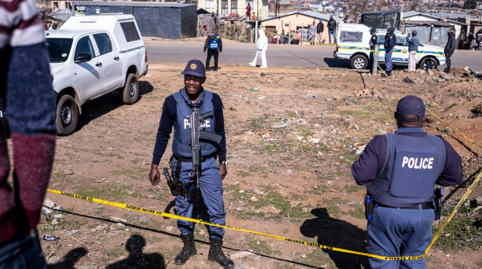 В барах Южной Африки произошли стрельбы, убиты два десятка человек