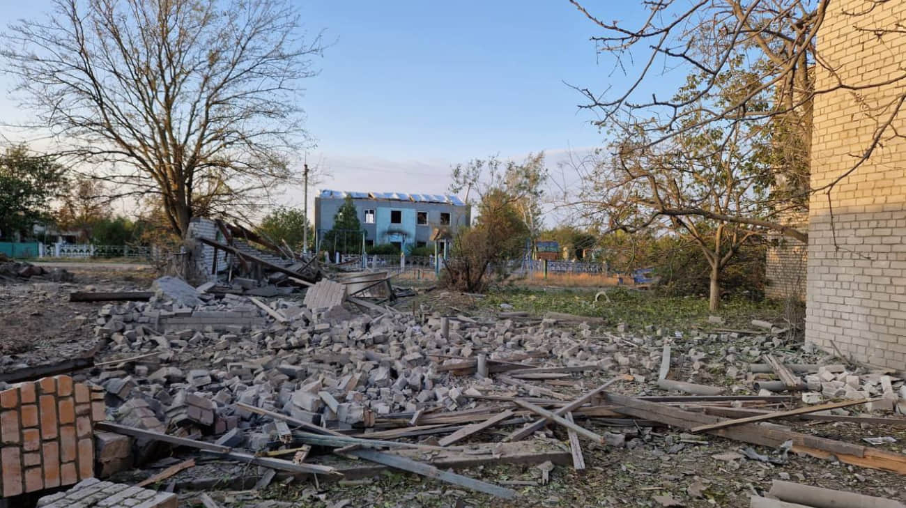 Two civilians killed and gas pipeline and dozens of houses damaged in Russian strikes on Kherson Oblast