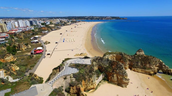 Португалия открывается для туристов почти из всех стран ЕС и Британии