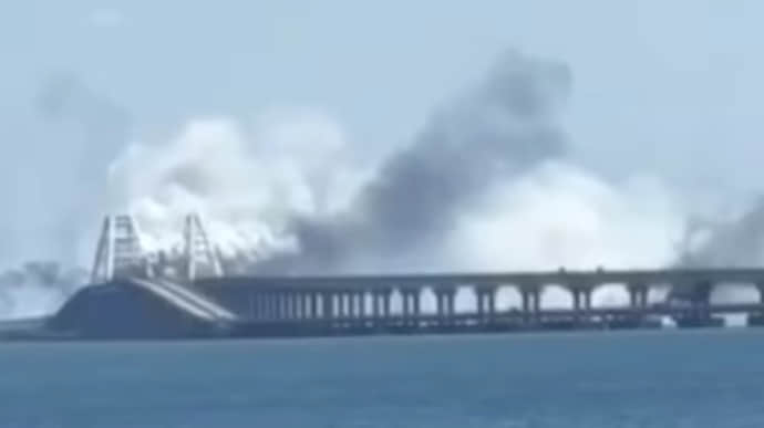 Russians shut road across Crimean Bridge again